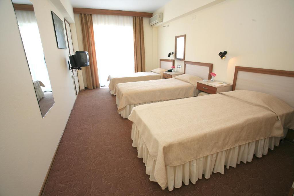 Saturn Hotel Kuşadası Oda fotoğraf